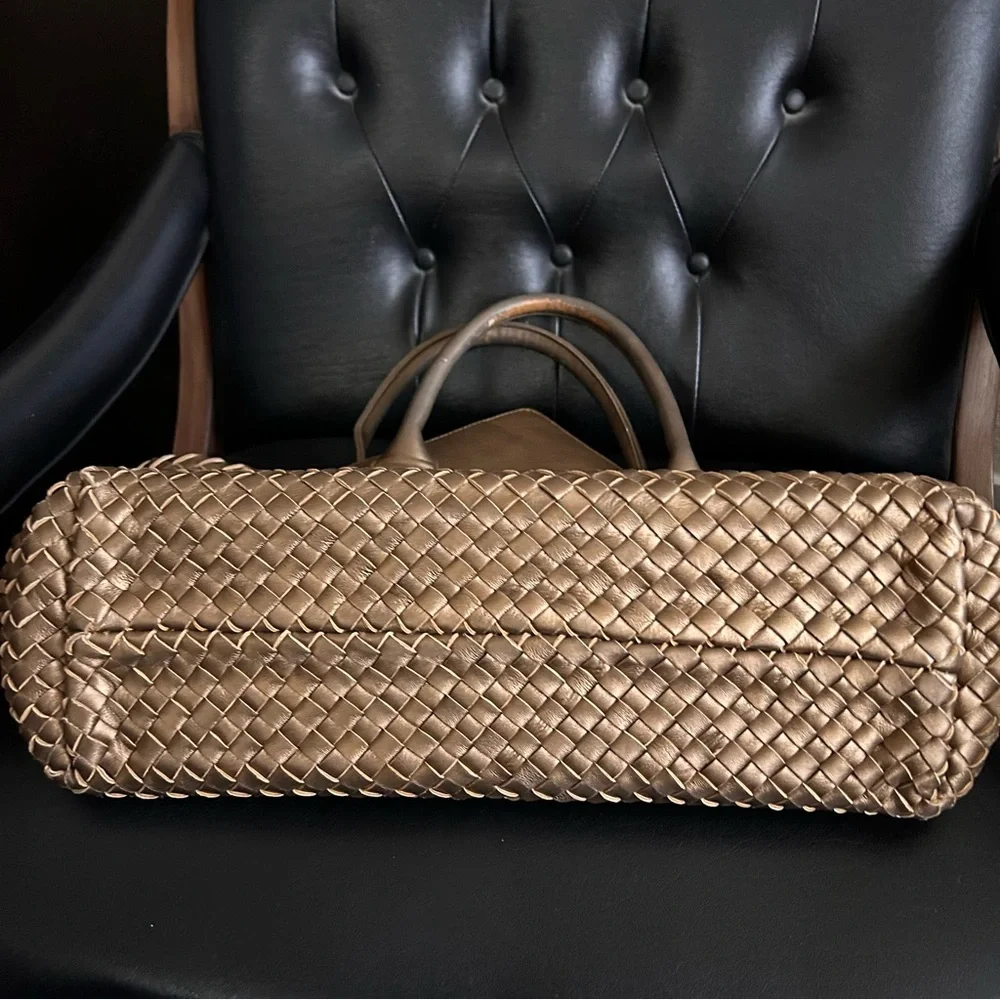 Woven Tote Bag Large Bronze Taupe with Matching Pouch excellent condition - Picture 7 of 9